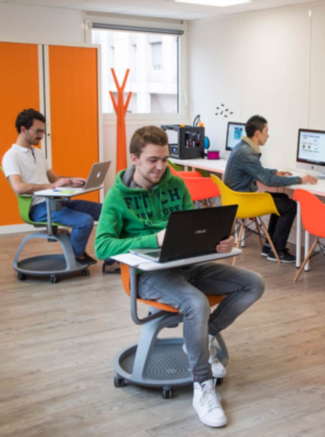 Etudiant communication journalisme IICP